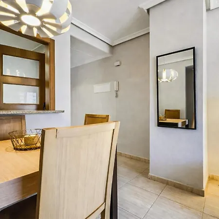 2 Bedroom Cozy In 公寓