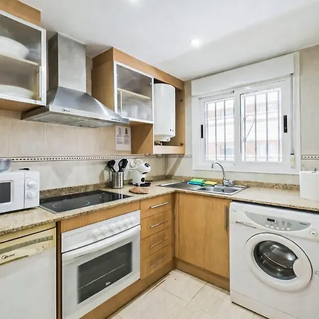 公寓 2 Bedroom Cozy In