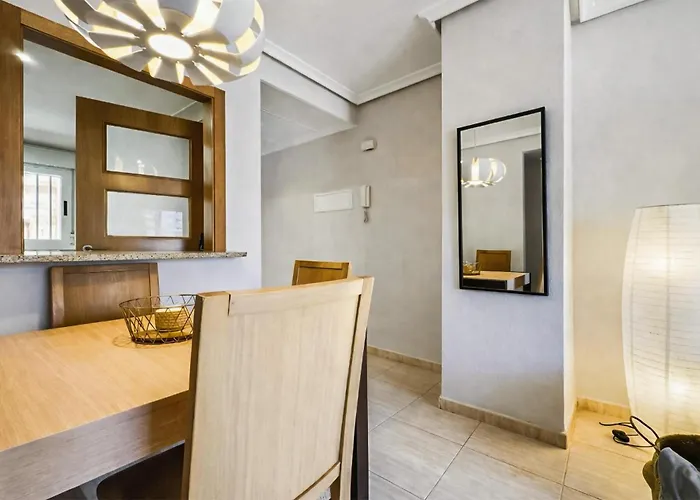 2 Bedroom Cozy In 公寓